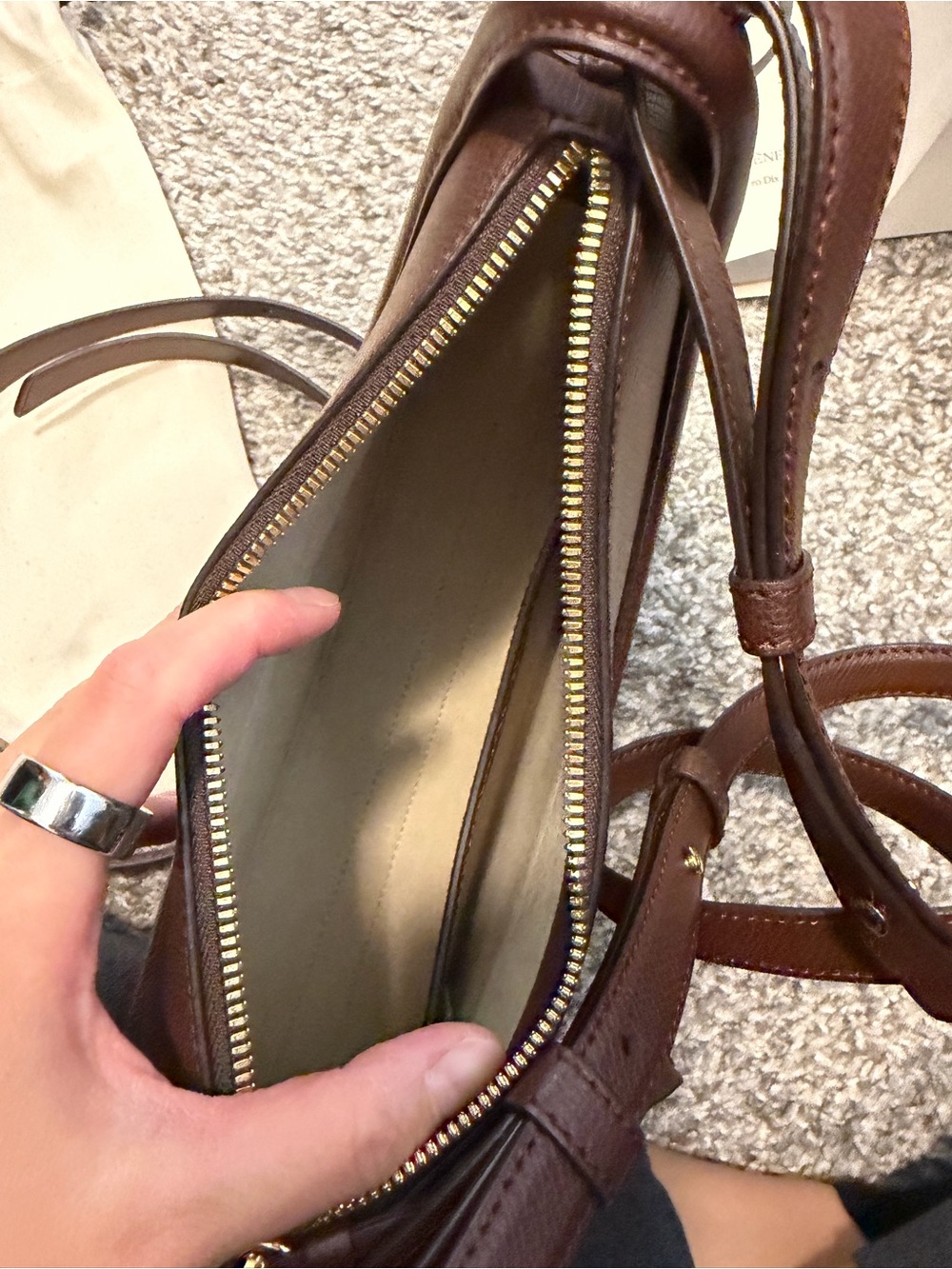 Polene numero dix textured sandalwood purse bag - Picture 5 of 14